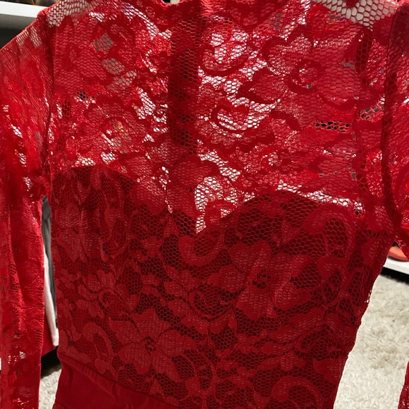 Tempest midi dress in red lace - Picture 3 of 4